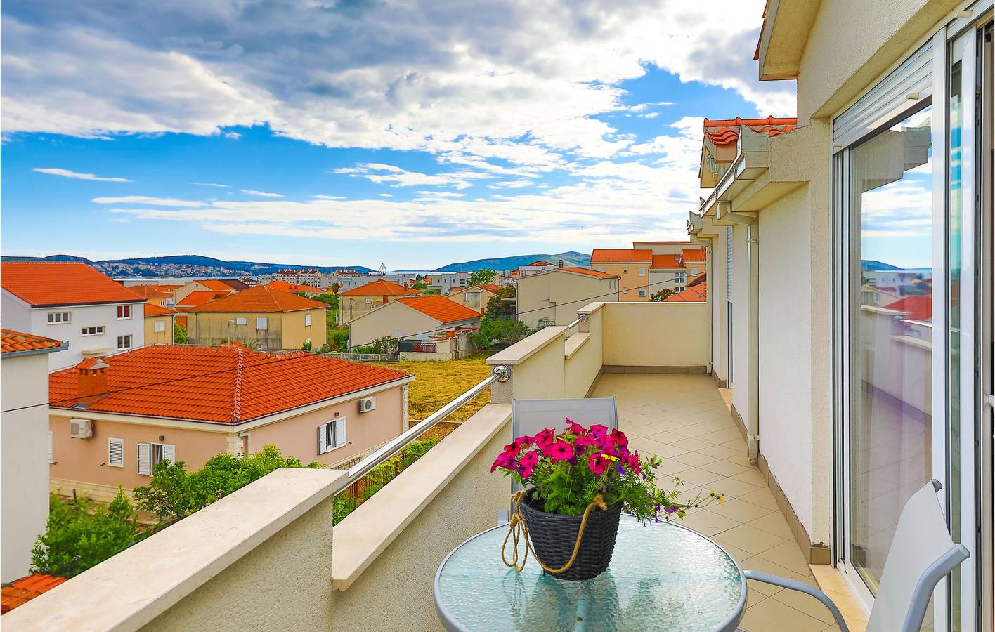 Geheel vakantieappartement, Vakantieappartement voor 6 personen met tuin in Trogir, Split-Dalmatië