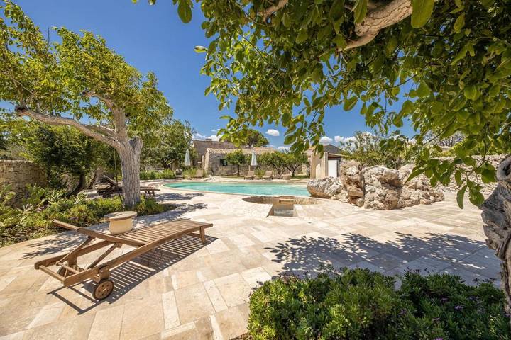 Location de vacances pour 15 personnes, avec jardin ainsi que piscine et jacuzzi à Martano - 3