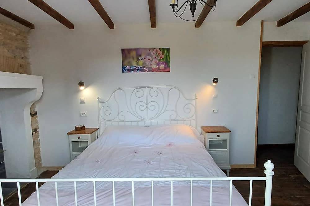 Enchanting house with playground in Saint-Macoux in Saint-Macoux, Vienne (France)