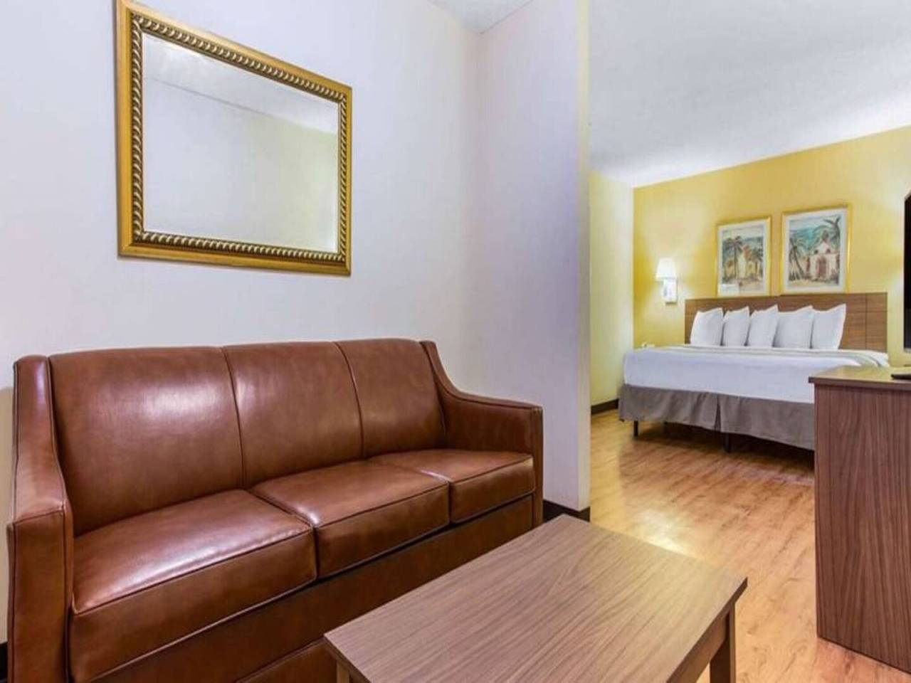 Entire apartment, 1 Queen Bed|Non-Smoking, Kitchen in Myrtle Beach, Grand Strand