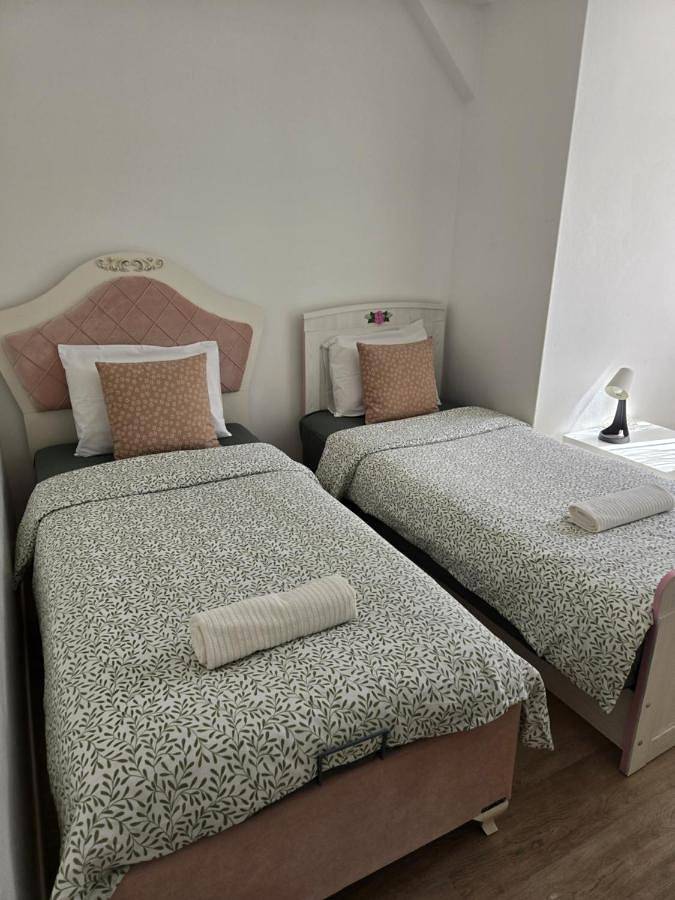 Location de vacances pour 9 personnes, avec vue ainsi que terrasse et jardin, animaux acceptés à Vendôme - 4