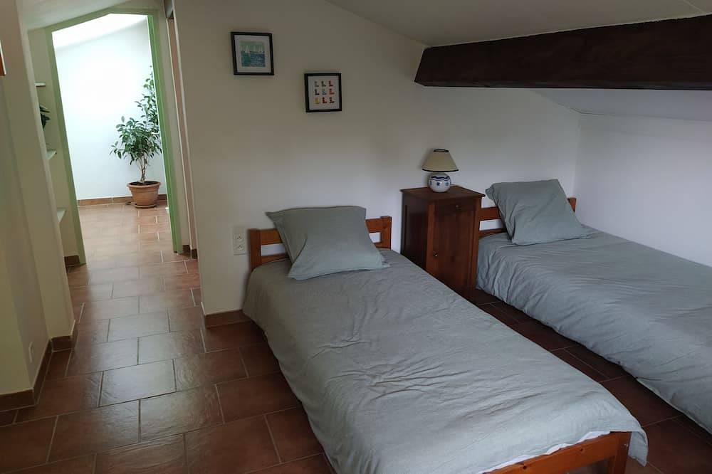 Self-catering cottage near Lac du Salagou in Lieuran-Cabrières, Béziers region