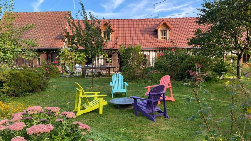 Location de vacances pour 13 personnes, avec terrasse et jardin à La Chapelle-sur-Dun