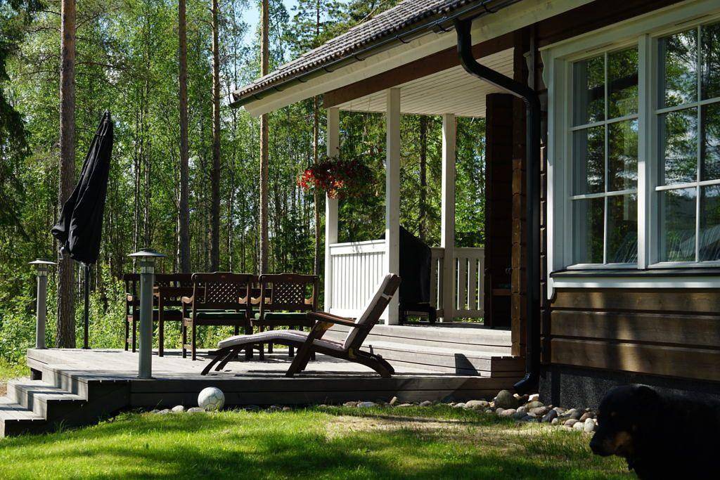 Holiday villa with sauna and garden on the lake in Kainuu