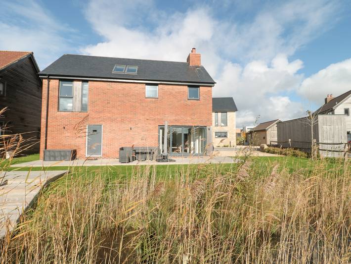 Holiday rental for 8 people, with garden and pool in Dorset