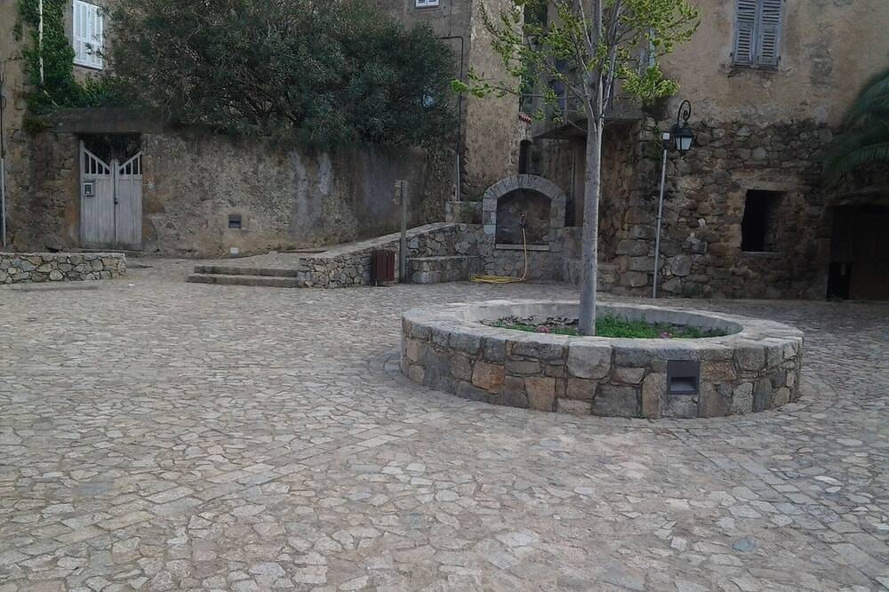Appartement entier, Charmant petit appartement in Santa-Reparata-di-Balagna, Région de Calvi