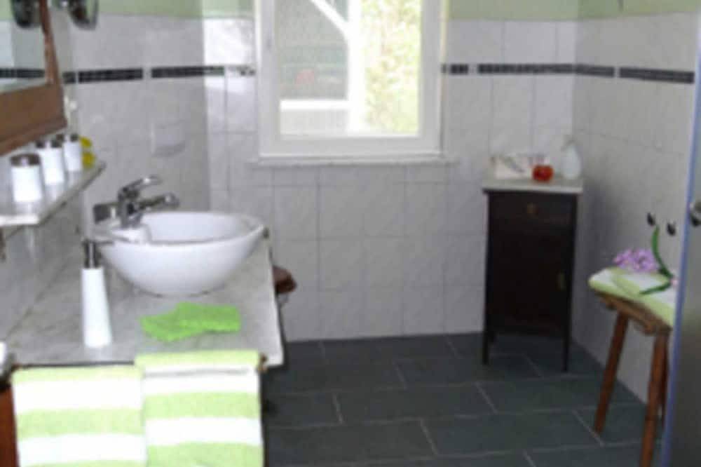 Ganze Wohnung, Ferienwohnung Stilblüte - Ferienhaus Stilblüte in Zwenzow, Userin
