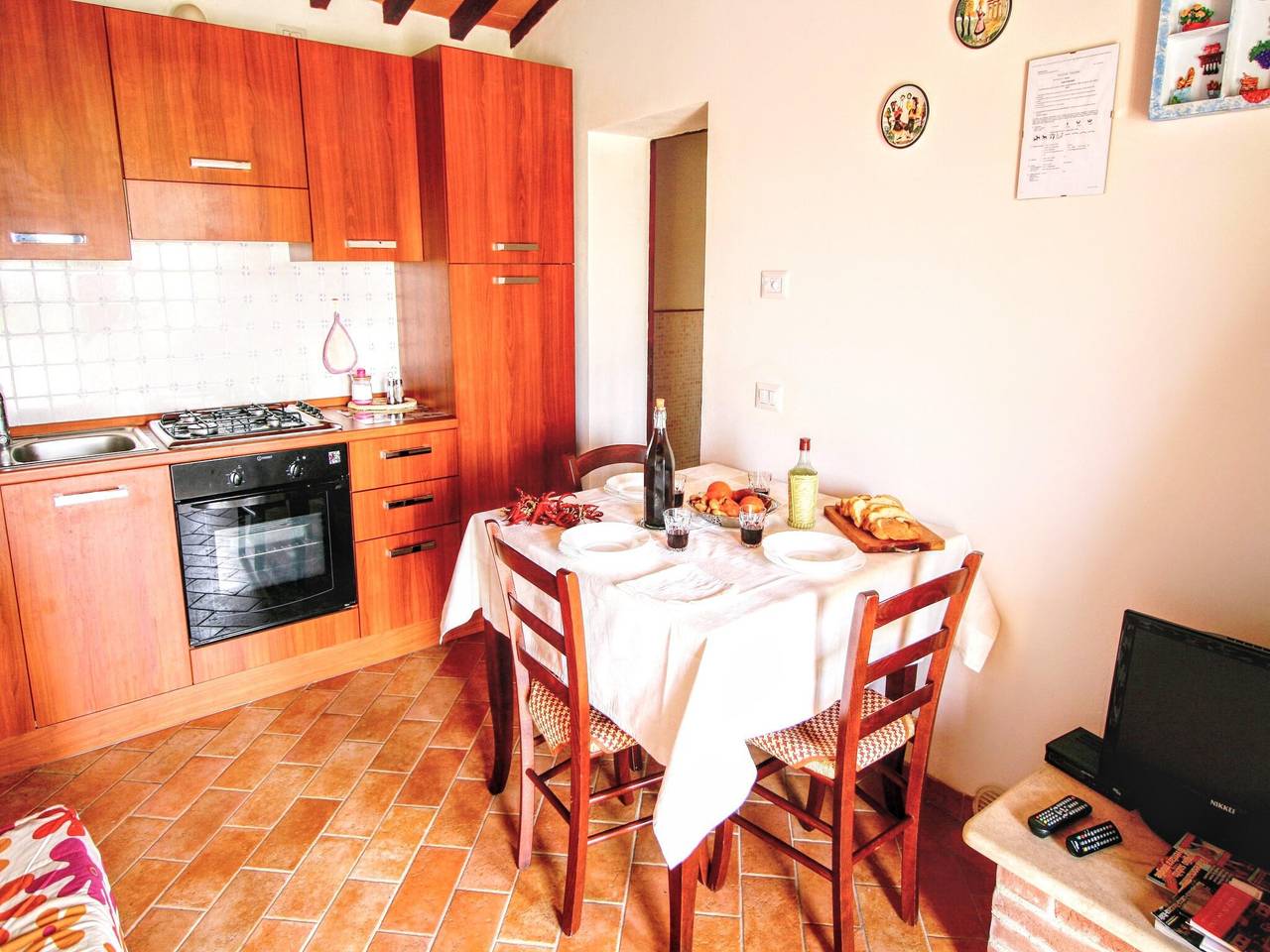 Cottage ad Asciano con piscina e terrazza in Asciano, Siena e dintorni