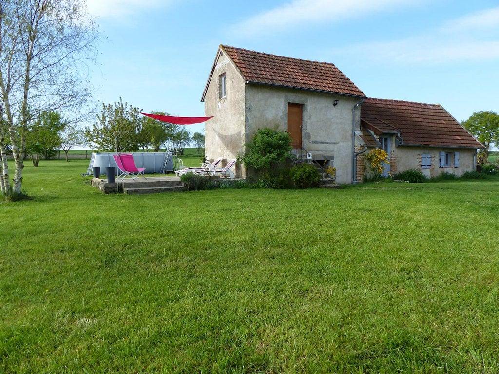 Domaine de Mal-Place - Le Chalet in Chavroches, Région de Vichy