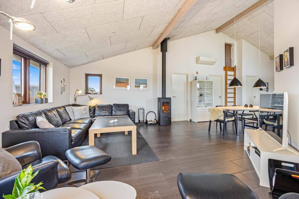 Modernes Ferienhaus mit Whirlpool und schöner Terrasse in Hvide Sande, Holmsland Klit