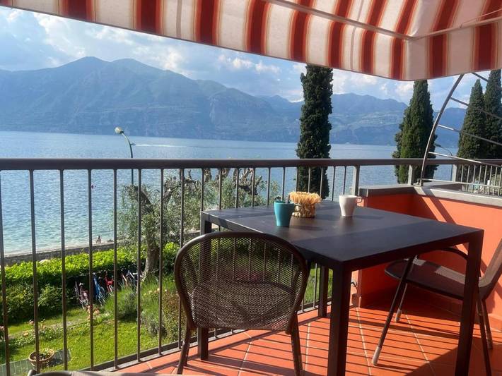 Appart’hôtel pour 4 personnes, avec Terrasse ainsi que Vue sur le lac et Vue dans Brenzone Sul Garda