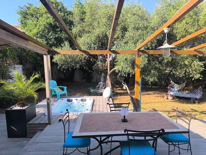 Location de vacances pour 8 personnes, avec jacuzzi et jardin à Vinassan - 2