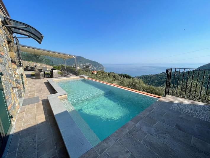 Ferienhaus für 6 Personen, mit Balkon und Terrasse sowie Garten und Pool