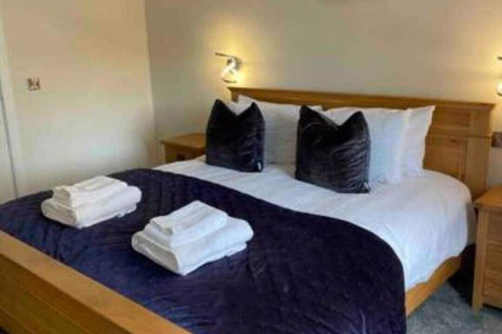 Ganze Wohnung, Discover the Ultimate Retreat, W/hot Tub, Unwind and Recharge-100mtr From Beach in Kinghorn, Region Fife