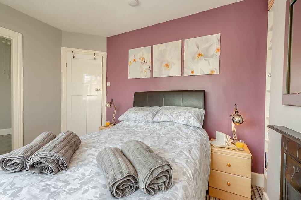 4 bedroom accommodation in Rhos-on-Sea in Rhos on Sea, Conwy region
