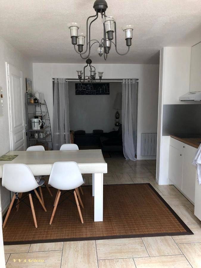 Appartement entier, Two-Bedroom Apartment in Conques-sur-Orbiel, Région de Carcassonne