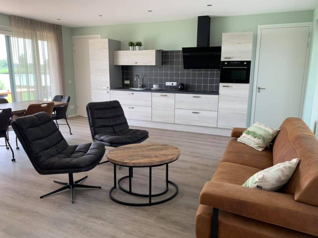 Luxuriöses Ferienhaus für 6 Personen mit Boot und freiem Blick aufs Wasser in Hoogeveen in Hoogeveen, Drenthe