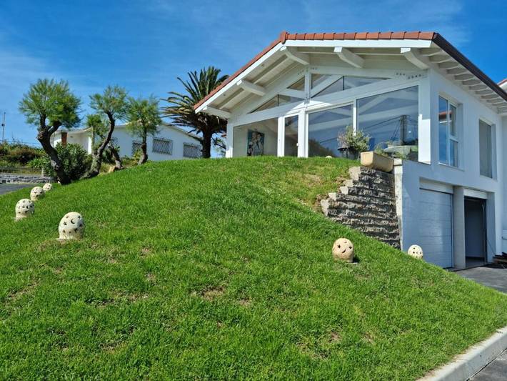 Casa de vacaciones para 8 personas, con Terraza además de Jardín y Piscina en Noja