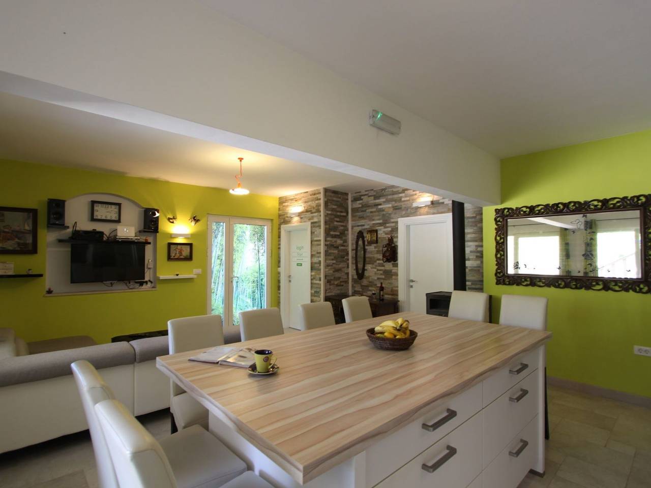 Komfortables Haus in Selca mit privatem Parkplatz in Selca, Povlija, Selca und Sumartin