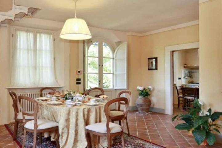 Location de vacances pour 7 personnes, avec jardin et piscine dans Orentano