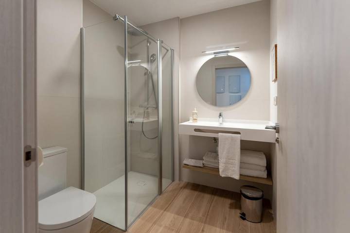Hôtel pour 2 personnes, avec piscine ainsi que vue et terrasse à Ochagavía - 4