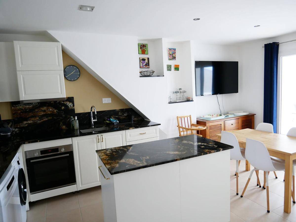 Appartement entier, Two-Bedroom Apartment in Carro, Martigues