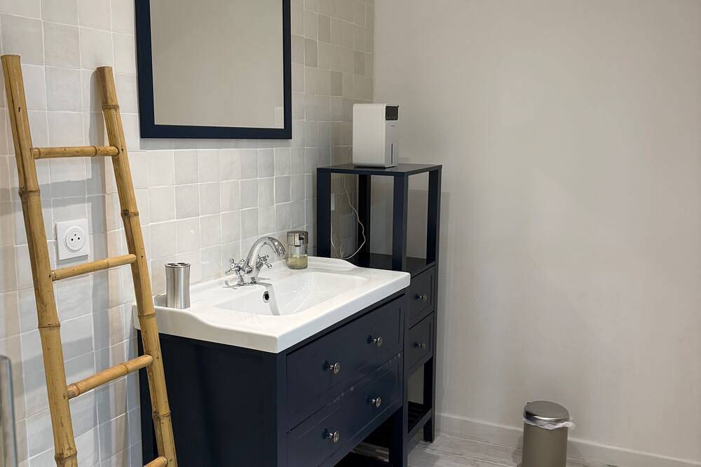Appartement entier, Provençal Studio with Private Entrance in La Verdière, Région de Brignoles