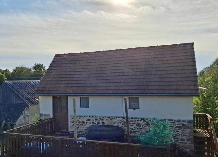 Gîte pour 2 personnes, avec piscine ainsi que terrasse et jacuzzi à Mantilly