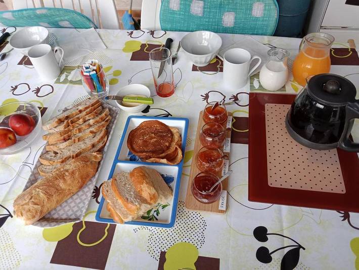 Chambre d’hôte pour 4 personnes, avec piscine ainsi que vue et jardin, animaux acceptés à Lorgues - 2