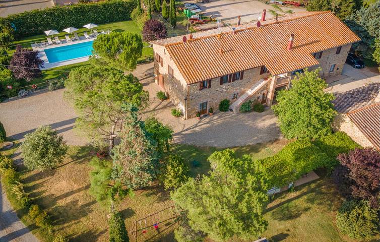 Accogliente rifugio in riva al mare con piscina e caminetto in Pienza, Val d’Orcia