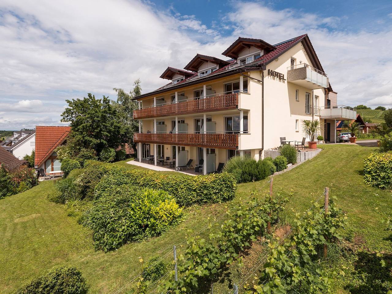 Hotel Mohren Hagnau am Bodensee - Komfortzimmer mit Bergblick in Hagnau am Bodensee, Region Bodensee-Oberschwaben