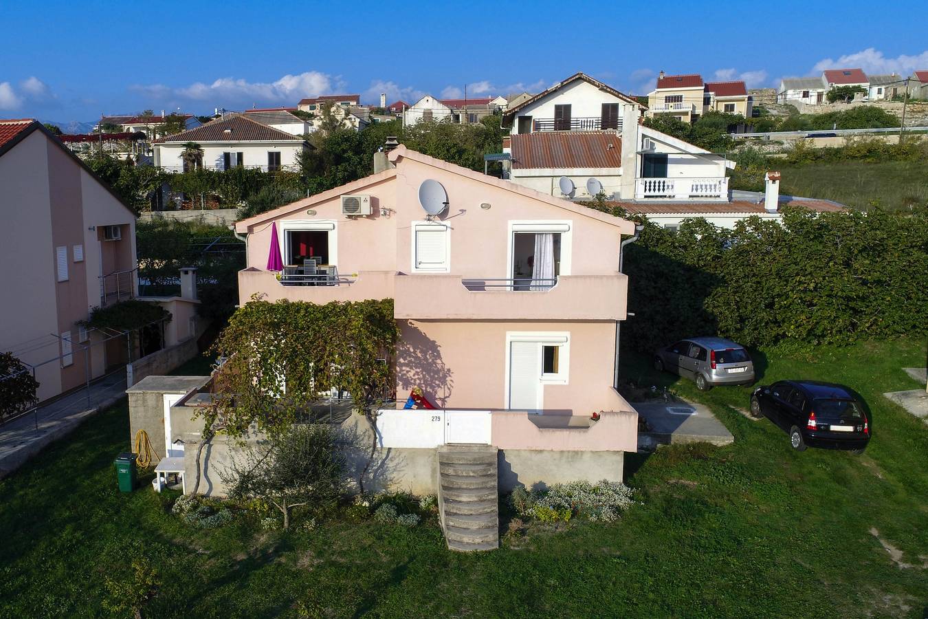 Ganze Wohnung, 2-Zimmer-Ferienwohnung mit Terrasse und Meerblick Rtina - Miletici (Zadar) A-11548-a in Rtina, Zadar