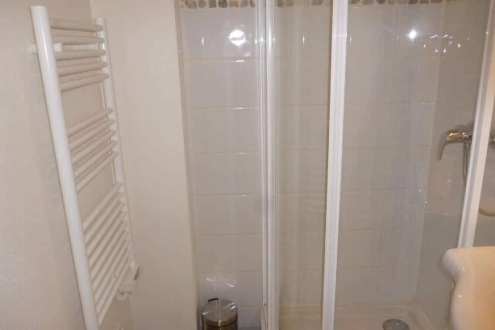Entire apartment, Studio with garden very close to the center of Thonon Baths in Thonon-les-Bains, Thonon-les-Bains region