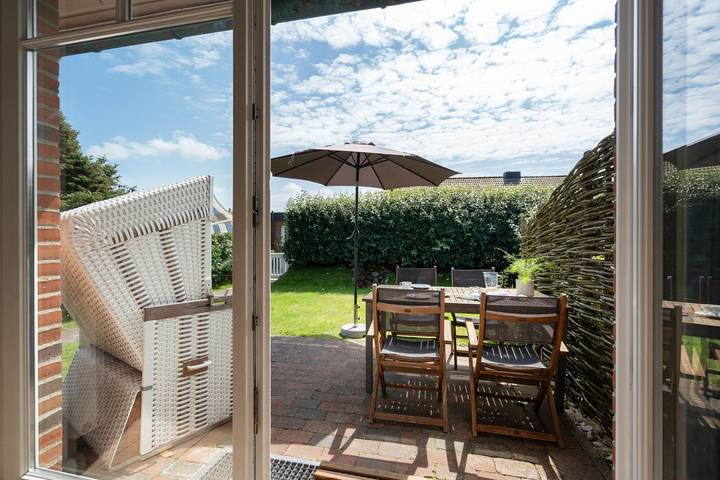 Strandnahes Haus für 4 Pers. mit Sauna, Terrasse, Garten, Pkw Stellplatz, WLAN. in Rantum, Sylt (Gemeinde)