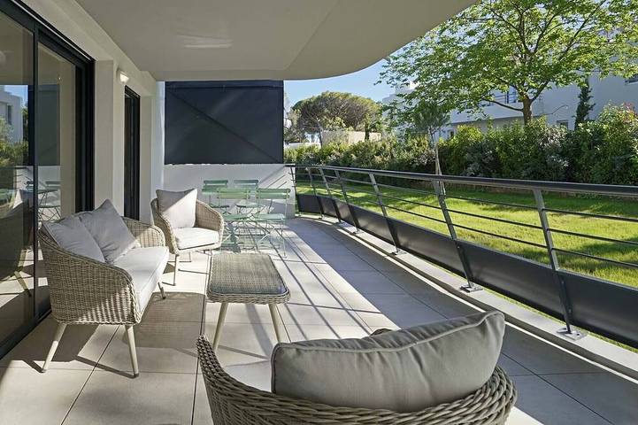 Gîte pour 2 personnes, avec piscine ainsi que terrasse et jardin dans Golf et Tennis Club de Valescure - 3