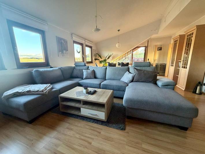 Ganze Ferienwohnung, Ferienwohnung mit 2 Schlafzimmern und Balkon in Poppenhausen, Rhön-Hessen