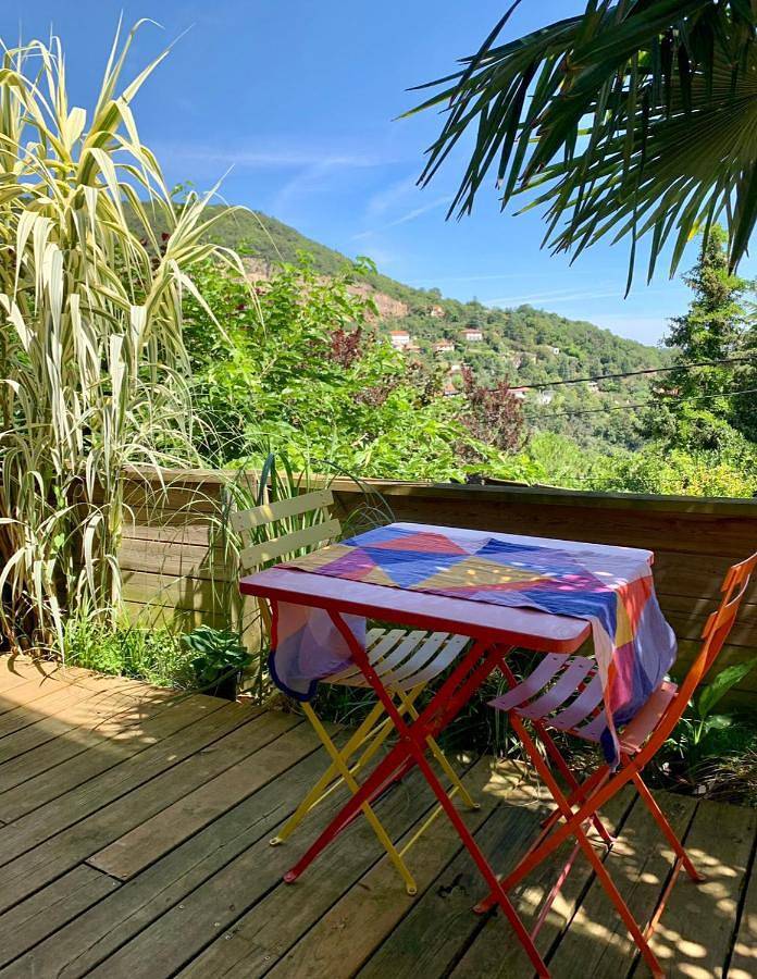 Appartement de vacances pour 2 personnes, avec terrasse ainsi que vue et jardin