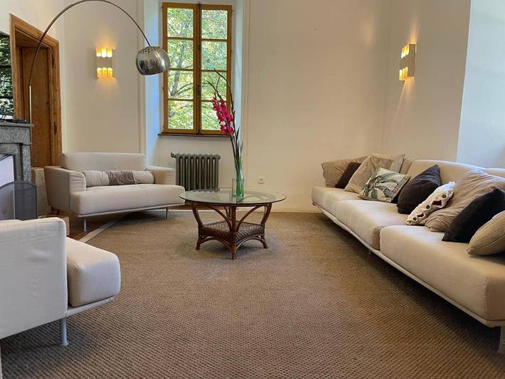 Location de vacances pour 14 personnes, avec vue ainsi que piscine et jardin, animaux acceptés à Saint-Sauveur-de-Montagut - 3