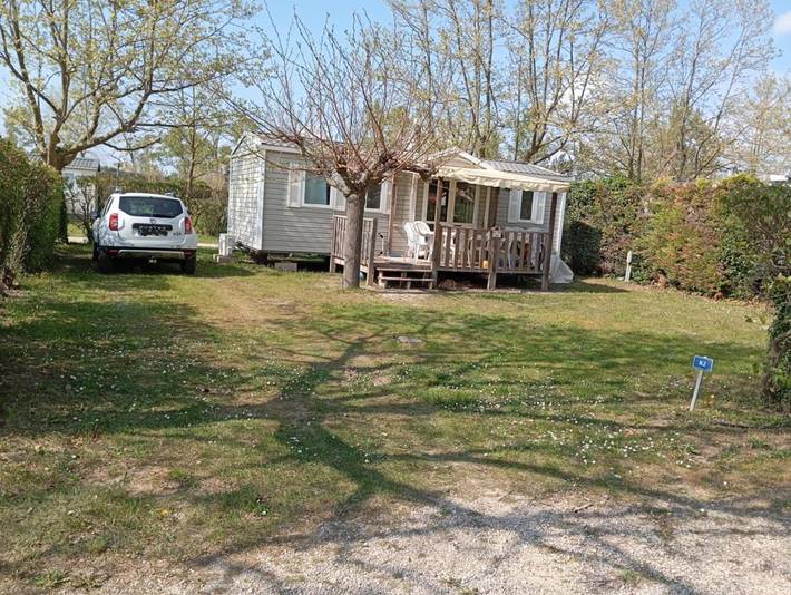 Camping pour 6 personnes, avec bassin pour enfant ainsi que jardin et piscine dans le Luberon - 2