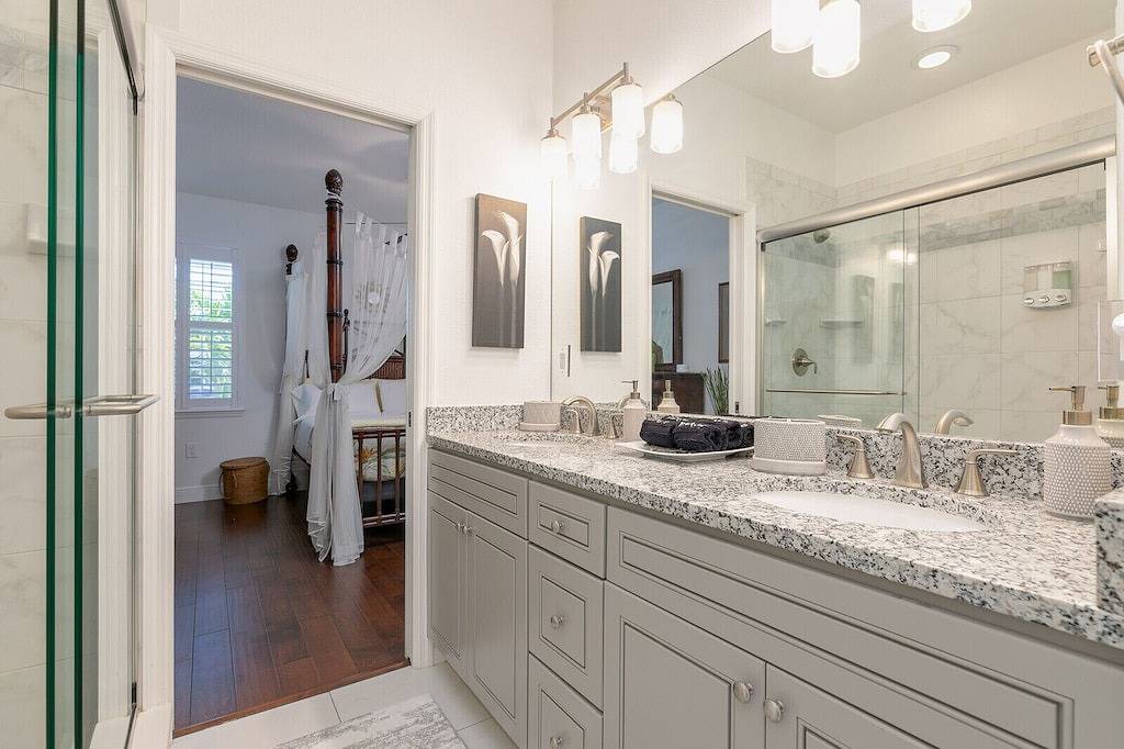 \"La Belle Maison\" ♥ of Downtown/Yard/Parking+ Garage/Self Check-in in Melbourne (FL), Space Coast