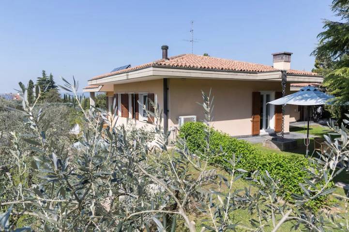 Gîte pour 4 personnes, avec jardin à Bardolino