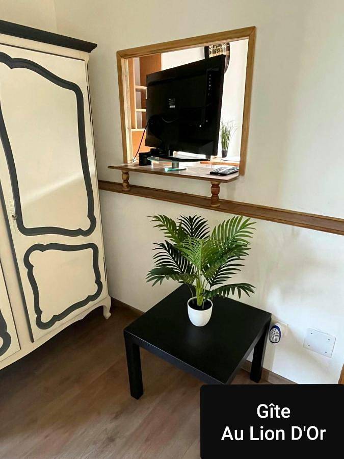 Gîte pour 2 personnes, avec vue dans Les Roches-l'Évêque - 3