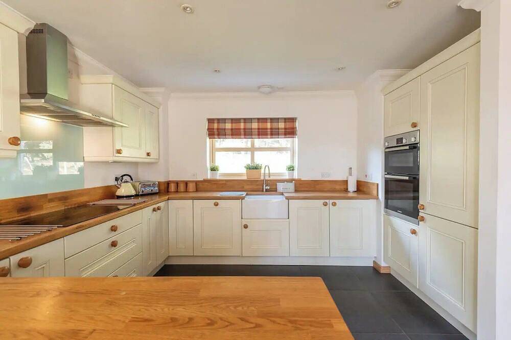 Carn Mhor Lodge, Aviemore in Aviemore, Highlands