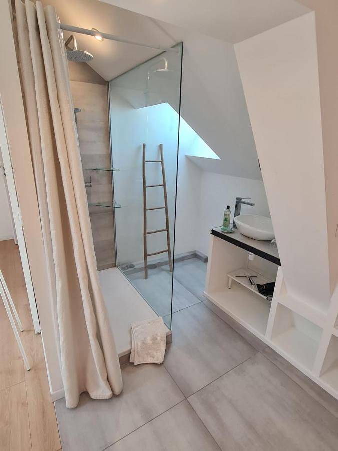 Deluxe Suite in Aubervilliers, Seine-Saint-Denis