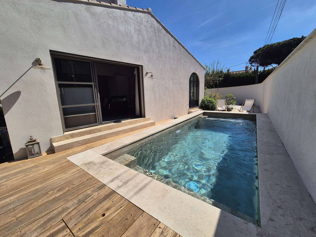 Villa avec piscine, climatisée, Wifi, plage à pied in Six-Fours-les-Plages, Côte méditerranéenne (France)
