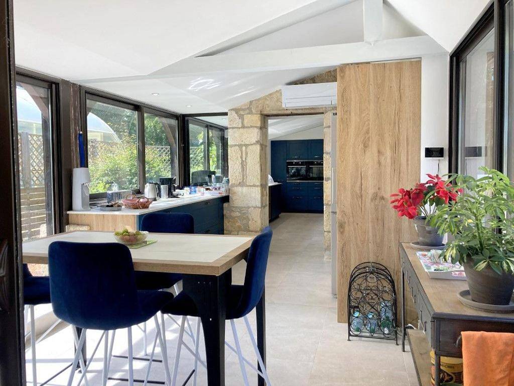 Five-Bedroom House in Duravel, Quercy