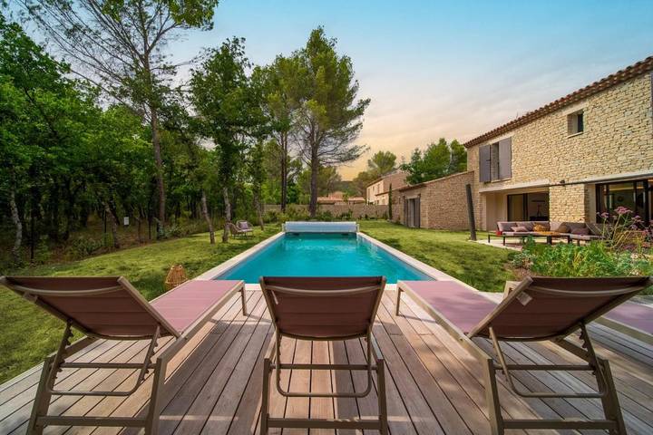 Villa pour 8 personnes, avec piscine ainsi que terrasse et jardin à Gordes - 4