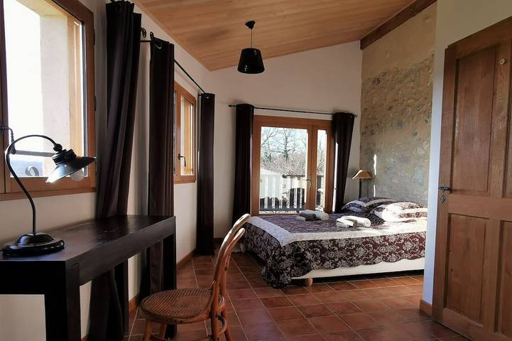 Location de vacances pour 4 personnes, avec balcon ainsi que piscine et jardin à Saussignac - 3