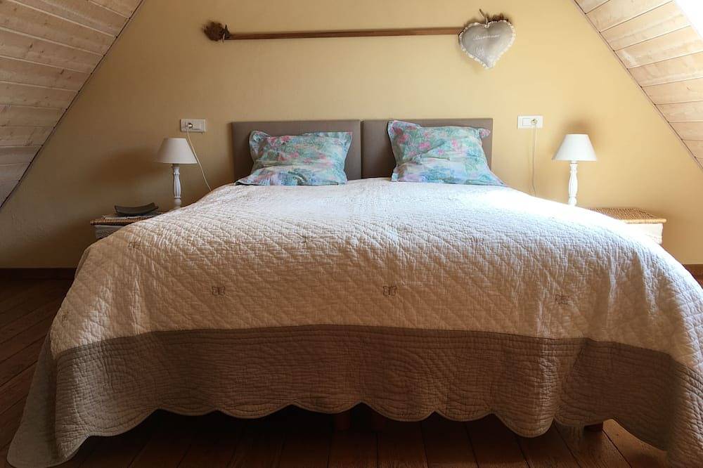 Ty Yann Gîtes du Roi Arthur Renovated fisherman's cottage, 100m from the beach, quiet location in Île-Grande, Pleumeur-Bodou