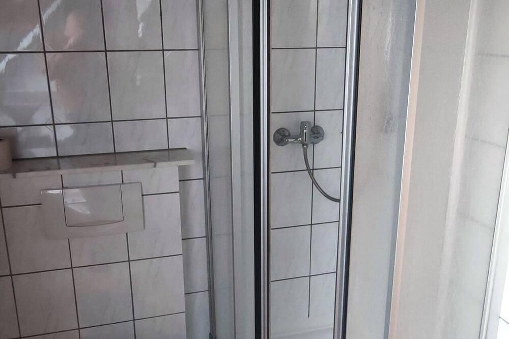 Ganze Wohnung, Ferienwohnung mit toller Aussicht für Zwei in Droyßig, Saale-Unstrut